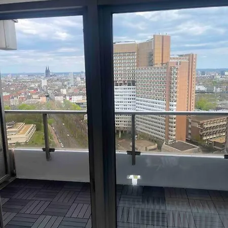 Mit Kolner Dom Blick *